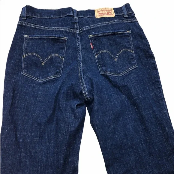 Levi’s jean shorts - Picture 3 of 9